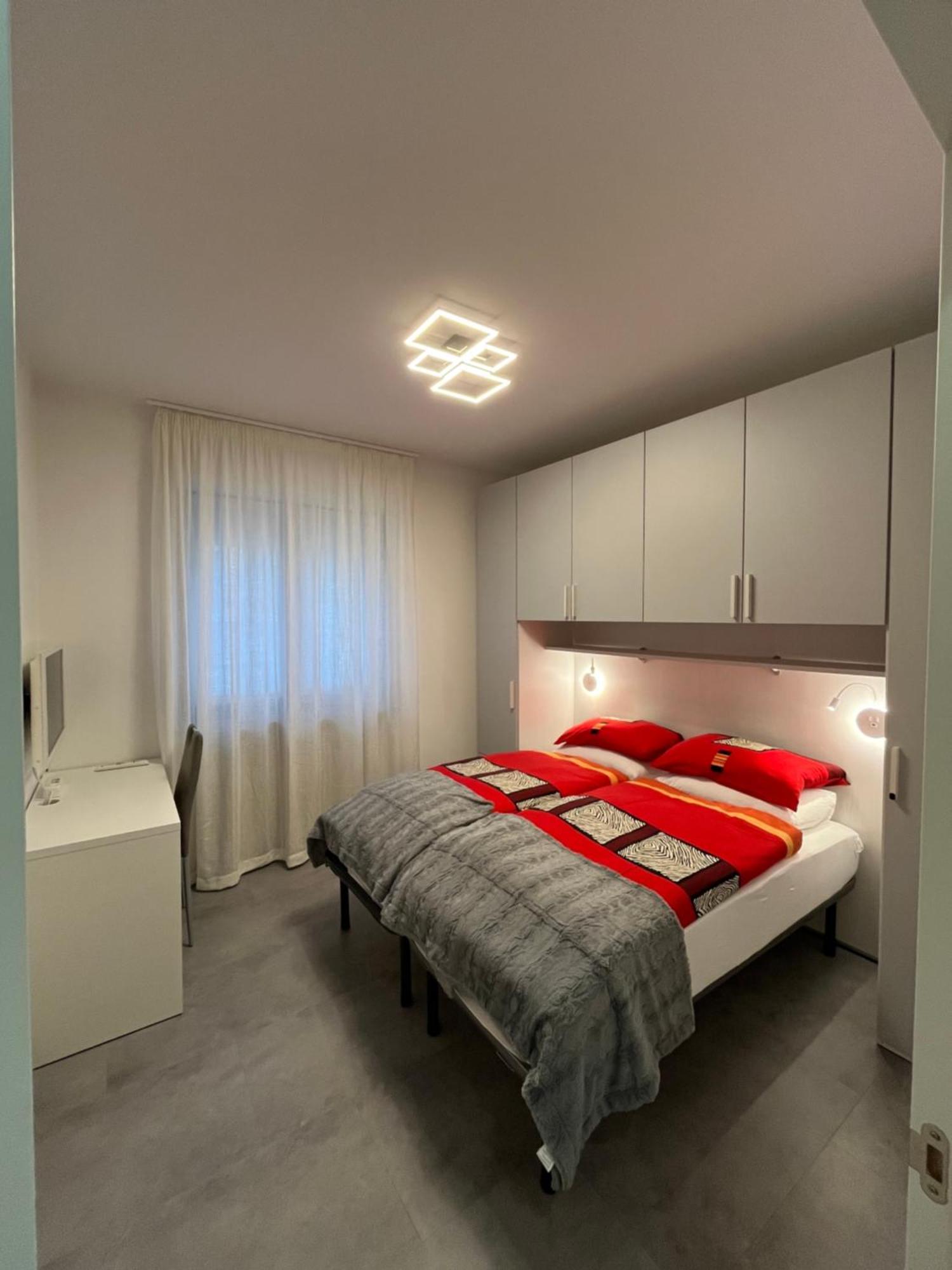 B&B Alessandro Private Room & Bathroom In Shared Apartment Arco Exterior photo