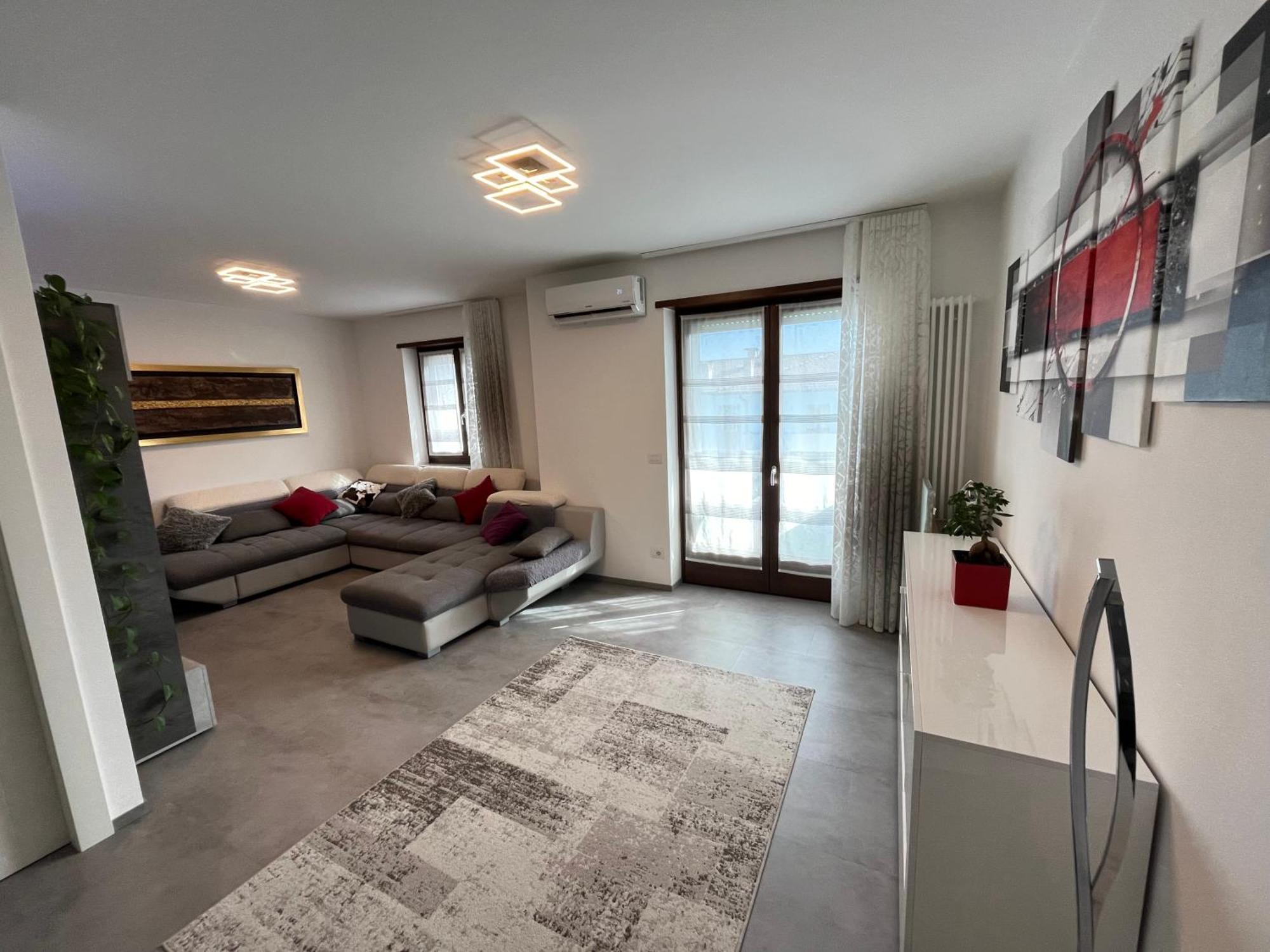B&B Alessandro Private Room & Bathroom In Shared Apartment Arco Exterior photo